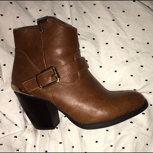 Francesca’s Ankle booties